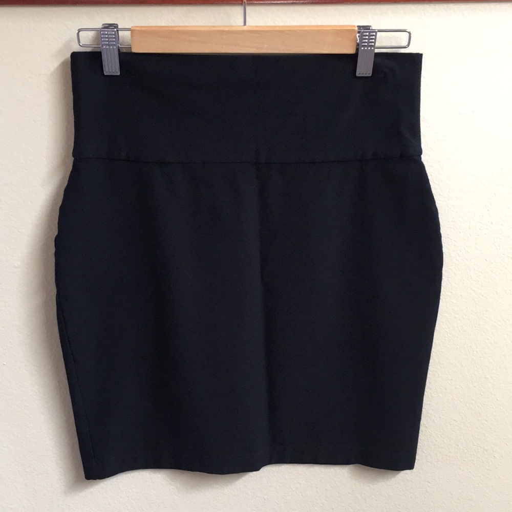 EILEEN FISHER | Washable Stretch Crepe penci… - Picture 2 of 6